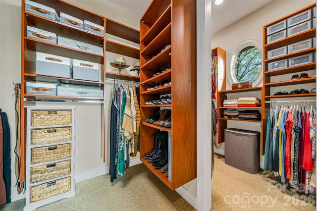 8 Timber Wolf Court, Asheville, NC 28804