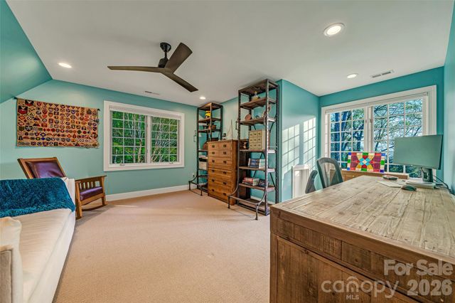 8 Timber Wolf Court, Asheville, NC 28804