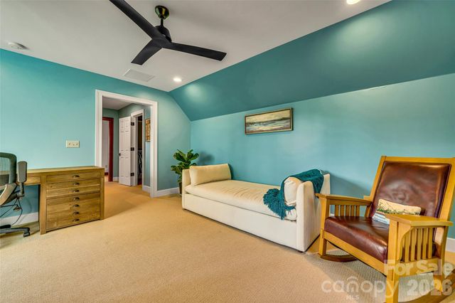 8 Timber Wolf Court, Asheville, NC 28804