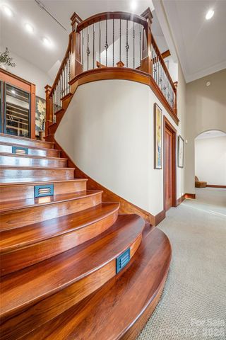 8 Timber Wolf Court, Asheville, NC 28804