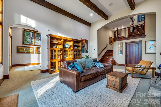 8 Timber Wolf Court, Asheville, NC 28804