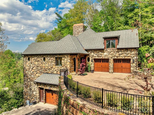 8 Timber Wolf Court, Asheville, NC 28804