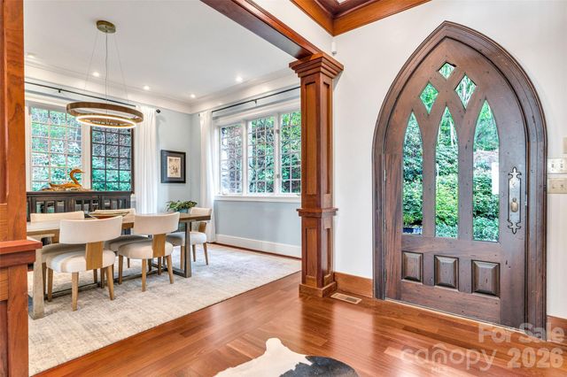 8 Timber Wolf Court, Asheville, NC 28804