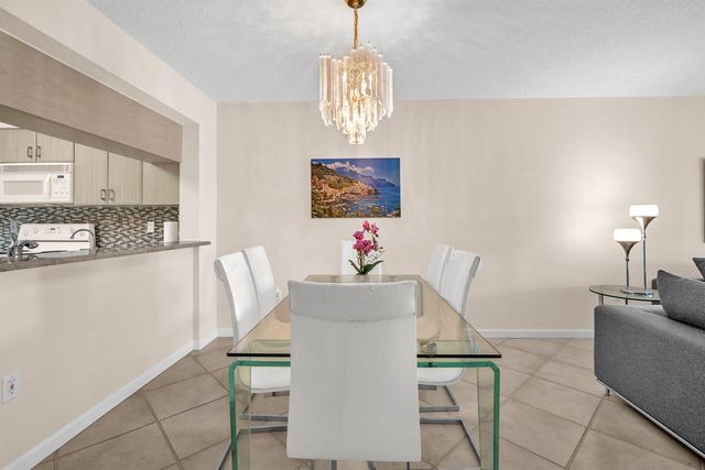 5842 Crystal Shores Drive 302, Boynton Beach, FL 33437
