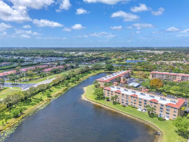 5842 Crystal Shores Drive 302, Boynton Beach, FL 33437