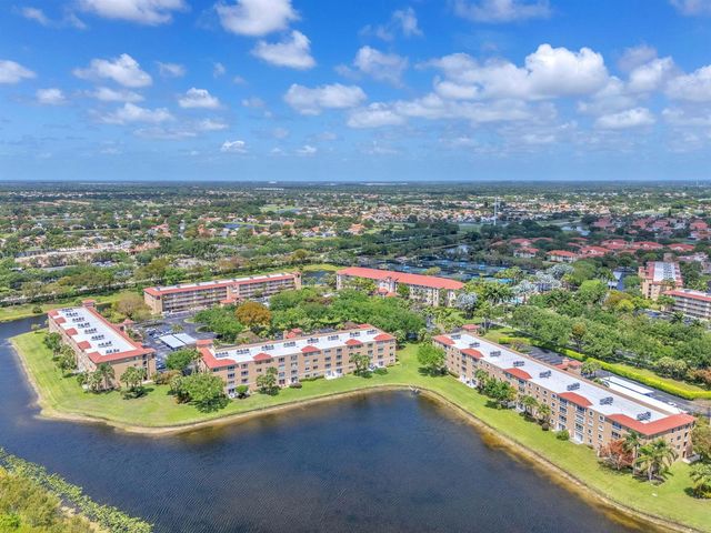 5842 Crystal Shores Drive 302, Boynton Beach, FL 33437