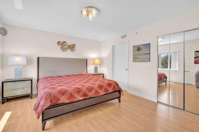 5842 Crystal Shores Drive 302, Boynton Beach, FL 33437