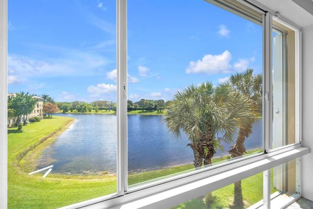 5842 Crystal Shores Drive 302, Boynton Beach, FL 33437