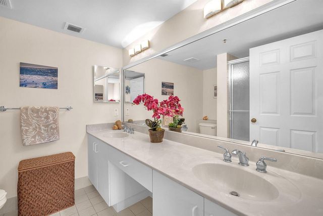 5842 Crystal Shores Drive 302, Boynton Beach, FL 33437