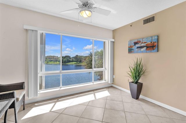 5842 Crystal Shores Drive 302, Boynton Beach, FL 33437