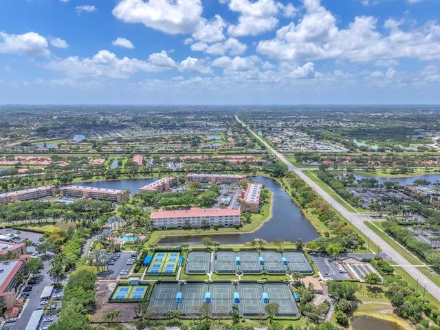 5842 Crystal Shores Drive 302, Boynton Beach, FL 33437