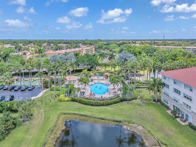 5842 Crystal Shores Drive 302, Boynton Beach, FL 33437