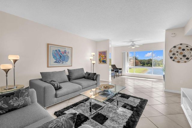 5842 Crystal Shores Drive 302, Boynton Beach, FL 33437