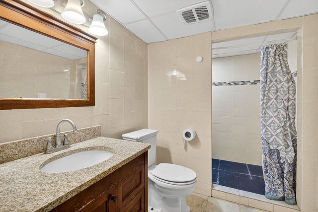 3413 Brook Run Drive, Des Moines, IA 50317