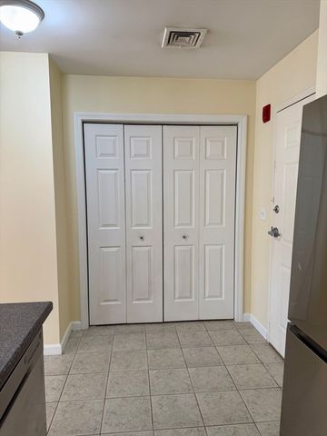 75 Walnut St 312, Peabody, MA 01960