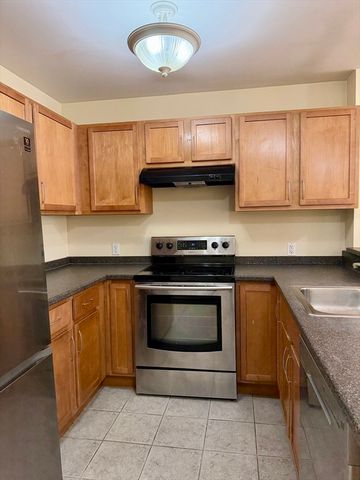 75 Walnut St 312, Peabody, MA 01960