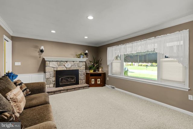 77 GLENDALE DR, Lancaster, PA 17602