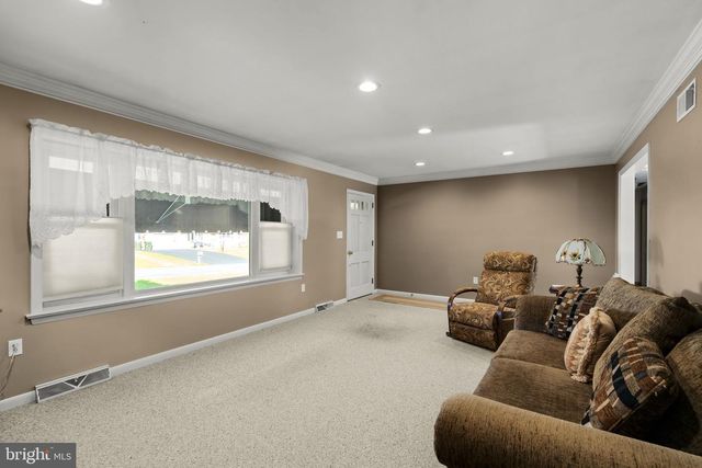 77 GLENDALE DR, Lancaster, PA 17602