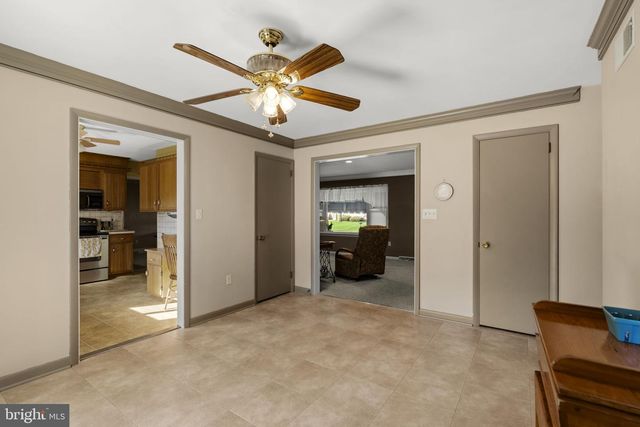 77 GLENDALE DR, Lancaster, PA 17602