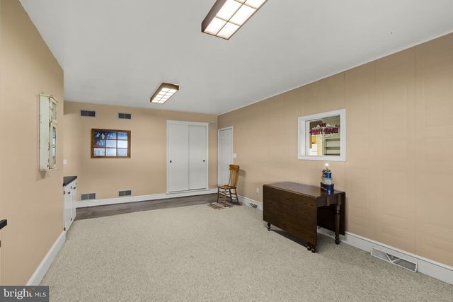 77 GLENDALE DR, Lancaster, PA 17602