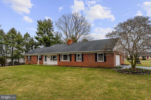 77 GLENDALE DR, Lancaster, PA 17602