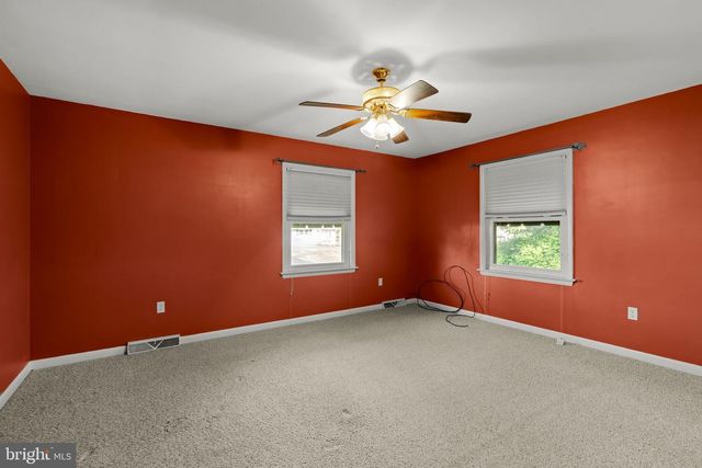 77 GLENDALE DR, Lancaster, PA 17602