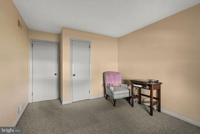 77 GLENDALE DR, Lancaster, PA 17602