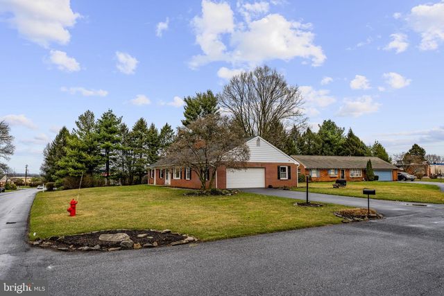 77 GLENDALE DR, Lancaster, PA 17602