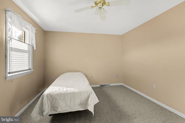 77 GLENDALE DR, Lancaster, PA 17602