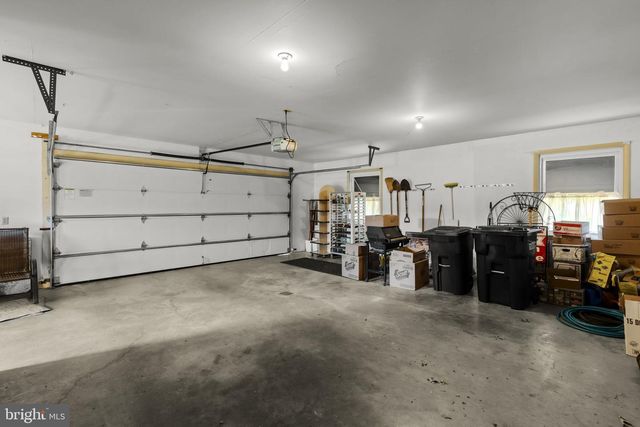 77 GLENDALE DR, Lancaster, PA 17602