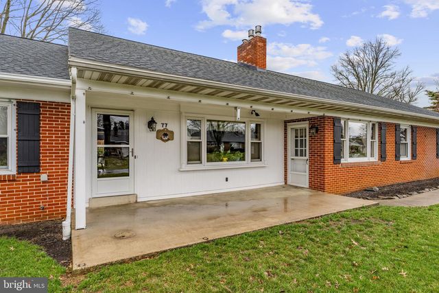 77 GLENDALE DR, Lancaster, PA 17602