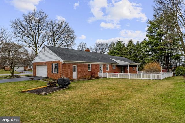 77 GLENDALE DR, Lancaster, PA 17602