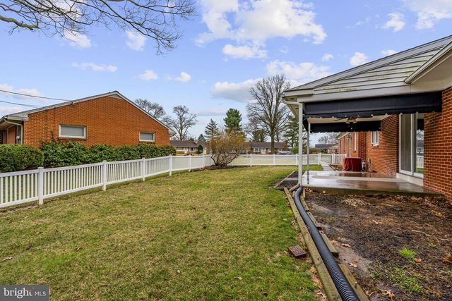 77 GLENDALE DR, Lancaster, PA 17602