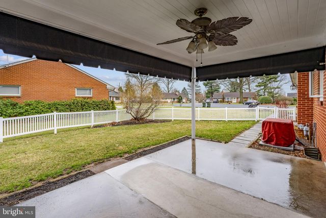 77 GLENDALE DR, Lancaster, PA 17602