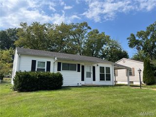 1428 San Salvador Drive, St Louis, MO 63138