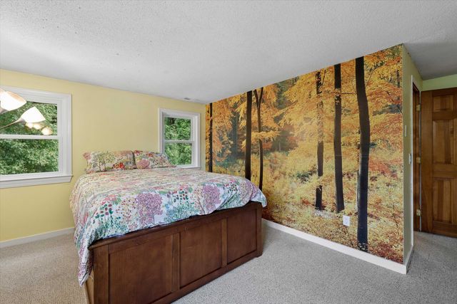 4 Cheyenne Drive, Nashua, NH 03063