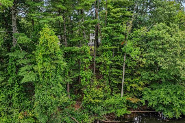 4 Cheyenne Drive, Nashua, NH 03063