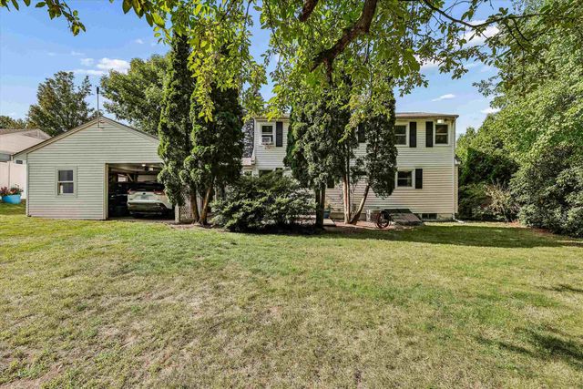 4 Cheyenne Drive, Nashua, NH 03063