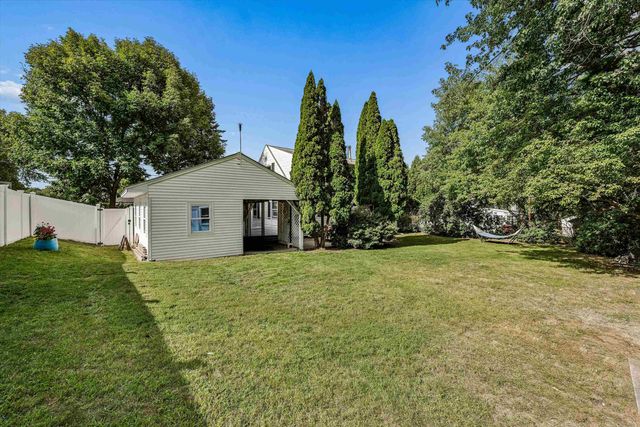 4 Cheyenne Drive, Nashua, NH 03063