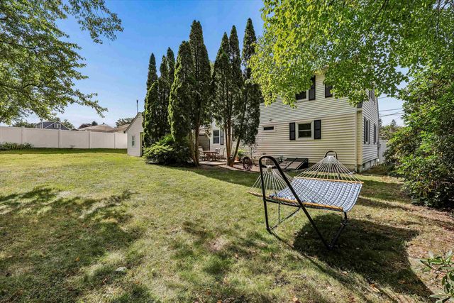 4 Cheyenne Drive, Nashua, NH 03063