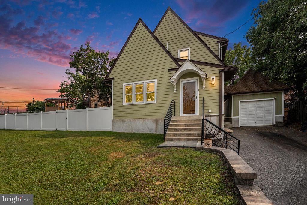 7238 HOLLYWOOD RD, Fort Washington, PA 19034