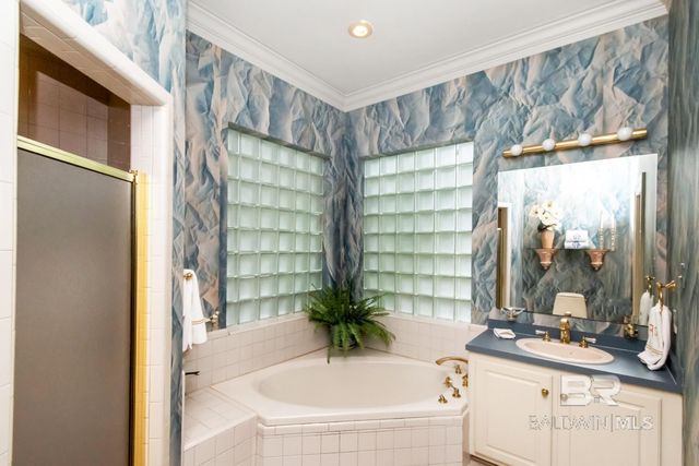 236 E Lakewood Drive, Mobile, AL 36608