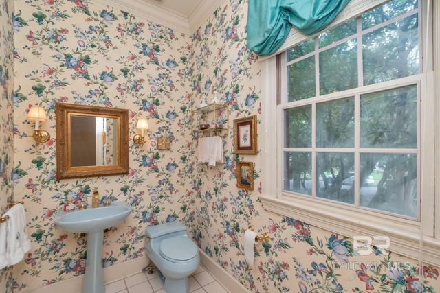 236 E Lakewood Drive, Mobile, AL 36608