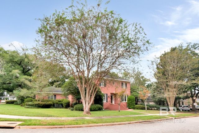 236 E Lakewood Drive, Mobile, AL 36608