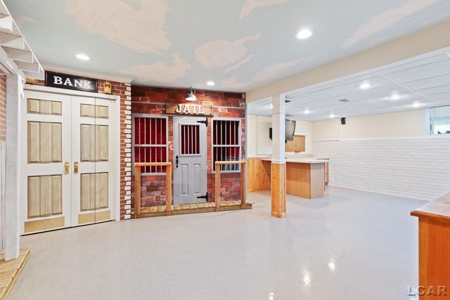 2306 WOODLAWN Lane, Adrian Twp, MI 49221