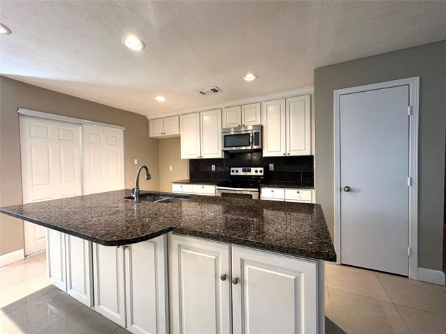 423 Lee Drive, Richmond, TX 77469