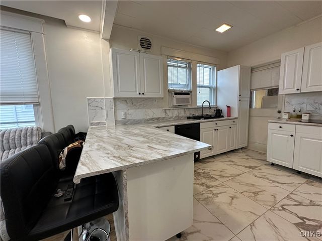 34 Auburn Avenue, Utica, NY 13501