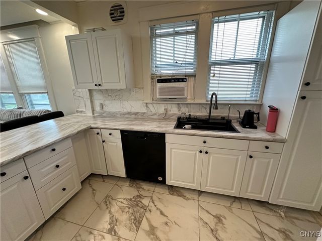 34 Auburn Avenue, Utica, NY 13501