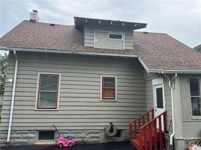 34 Auburn Avenue, Utica, NY 13501