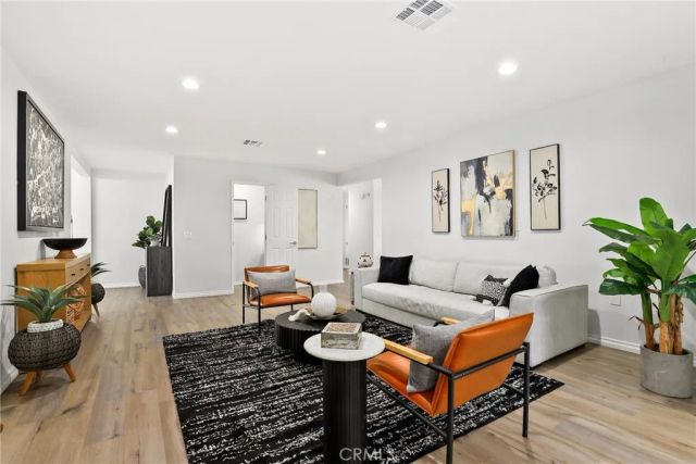 10000 Amestoy Avenue, Northridge, CA 91325